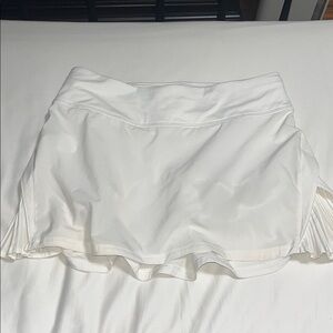 Lululemon Play Off the Pleats Mid-Rise Skirt Size 4